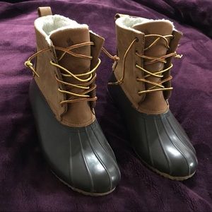 Size 8 Insulated Women’s Duck Boots